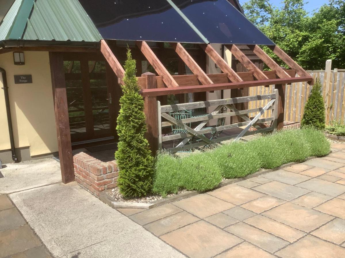 The Forge Villa Winscombe Exteriör bild