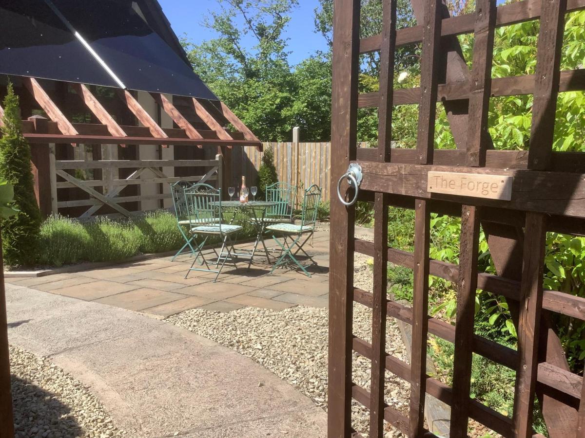 The Forge Villa Winscombe Exteriör bild